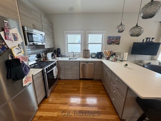 Building Photo - 9 Harding St