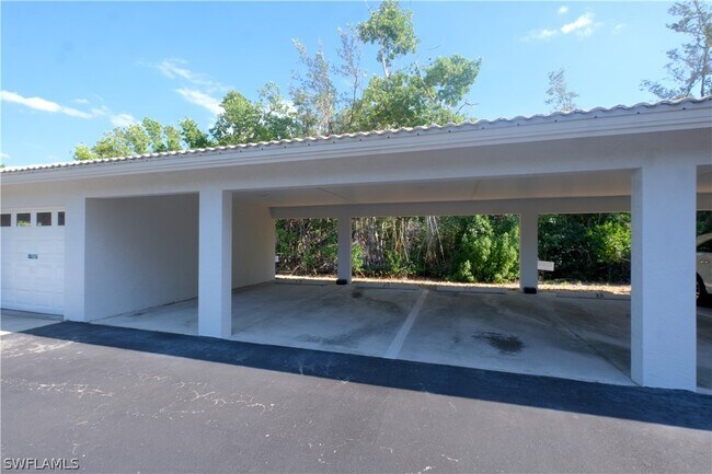 Building Photo - 12945 Vanderbilt Dr