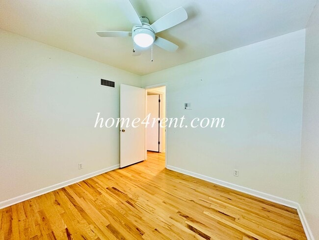 Building Photo - 11131 Wornall Rd