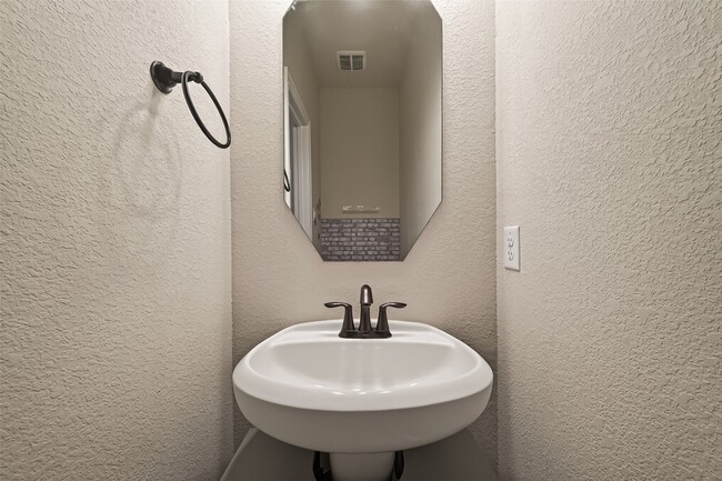 Building Photo - 8003 Grove Sky Ct