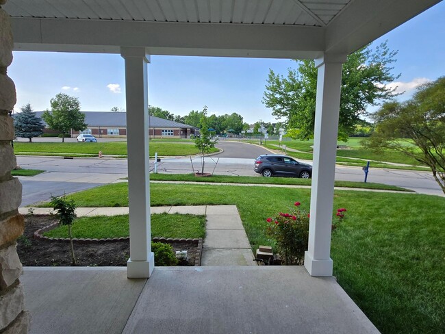 Building Photo - 329 Dovetail Dr