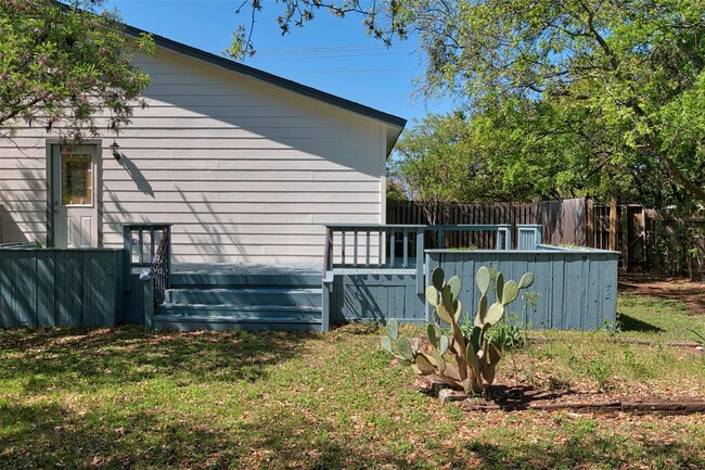 Building Photo - 800 Osage Dr