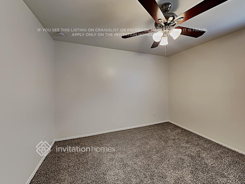 Building Photo - 17144 W Pinnacle Vista Dr