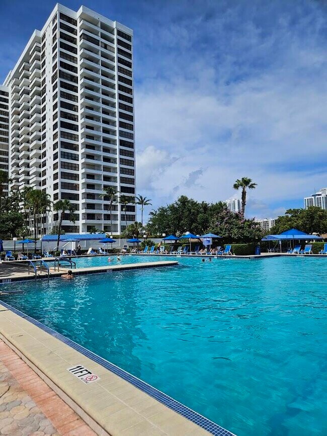 Building Photo - 600 Three Islands Boulevard