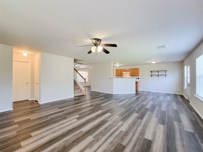 Building Photo - 5746 Roehampton Ct