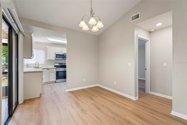 Building Photo - 12 Blairmore Pl