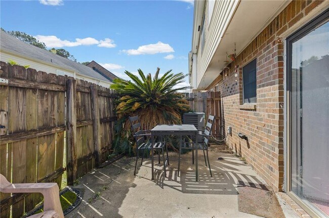 Building Photo - 114 Du Rhu Dr