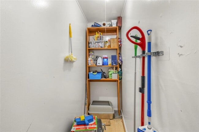 Building Photo - 2205 Plantation Dr