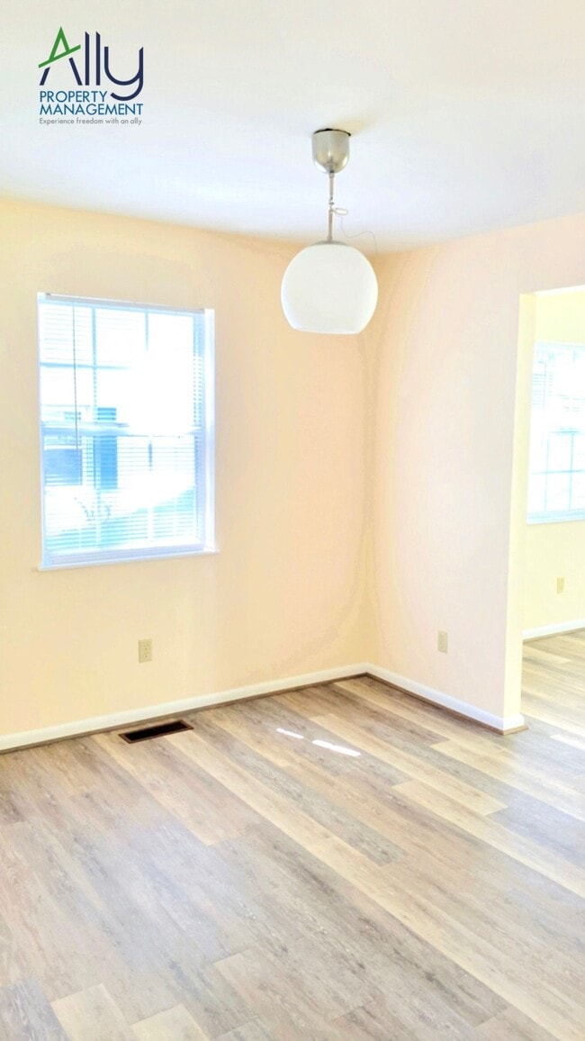 Building Photo - 506 Moseley Dr