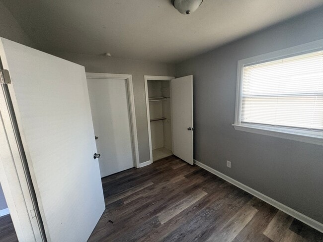 Building Photo - 565 S Lafayette St