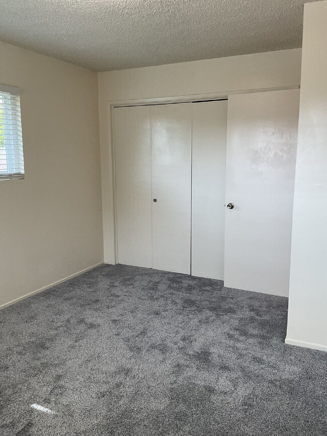 Building Photo - "Charming 2-Bed Oasis in Ventura – Cozy 90...