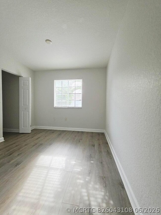 Building Photo - 4154 Napoli Lake Dr