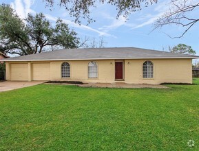 Building Photo - 727 Crestwood Ln