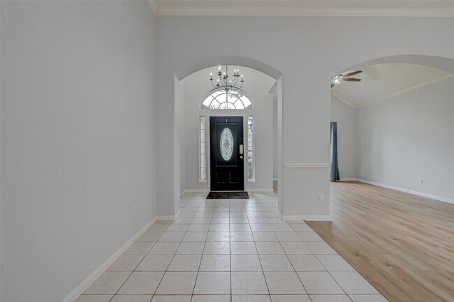 Building Photo - 3322 E Cedar Hollow Dr