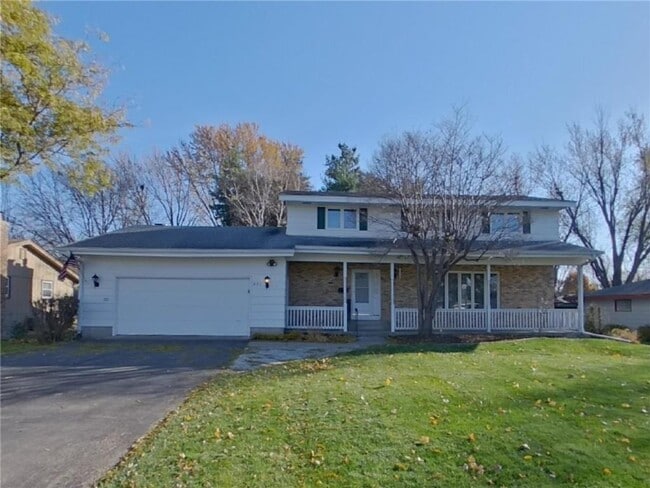 Primary Photo - 931 Market St S