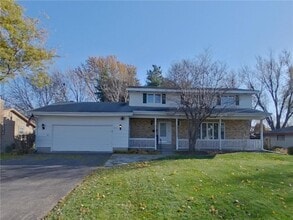 Building Photo - 931 Market St S