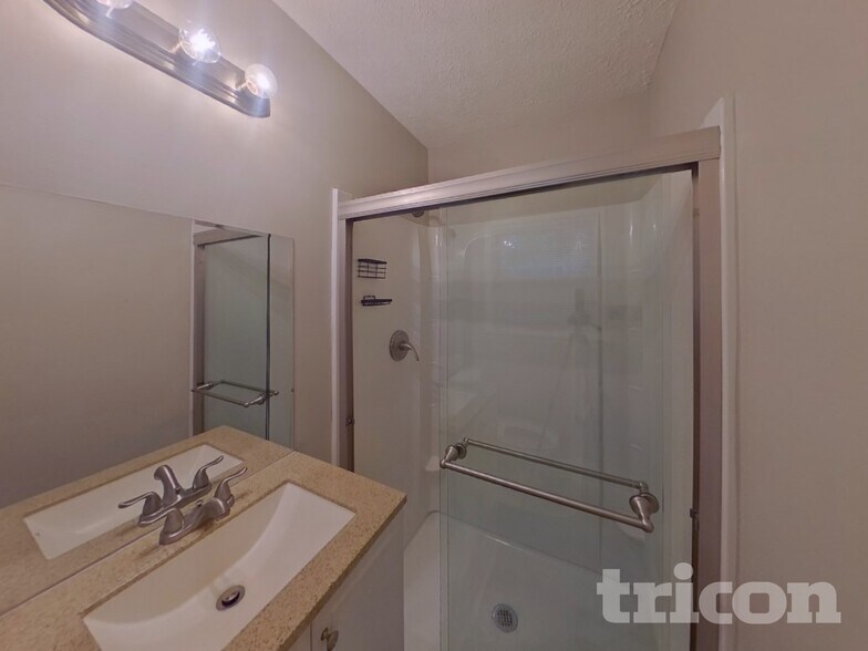 Building Photo - 4110 Jeffrey Dr SW