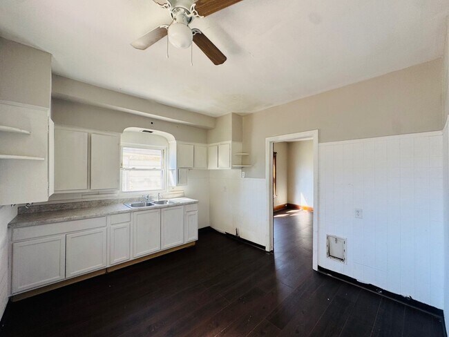 Building Photo - 7406 Ottawa Rd