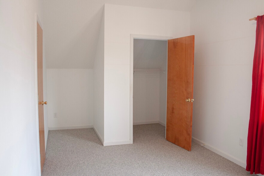 Upstairs Bedroom - 237 Yale Rd