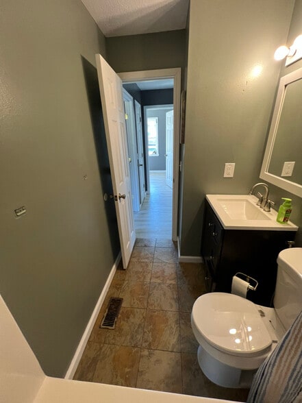 Building Photo - 171 Miller Ln