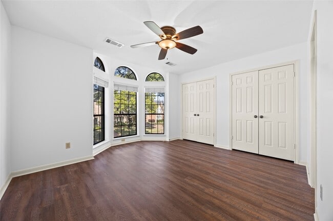 Building Photo - 18227 Longmoor Dr