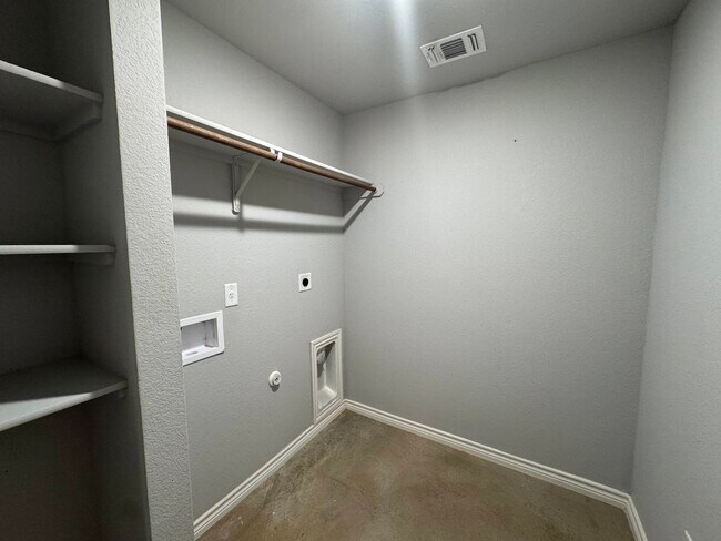 Building Photo - 1459 Dryden Ave