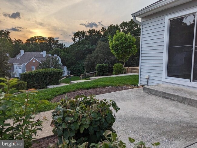 Building Photo - 1076 Spring Valley Ct