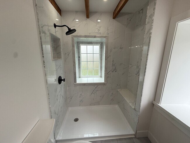 Building Photo - Amazing Brand New Renovated Farmhouse. Don't Miss.