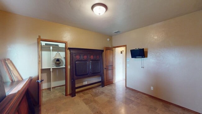 Building Photo - Furnished 5-Bedroom Home with Indoor Pool & Amenities