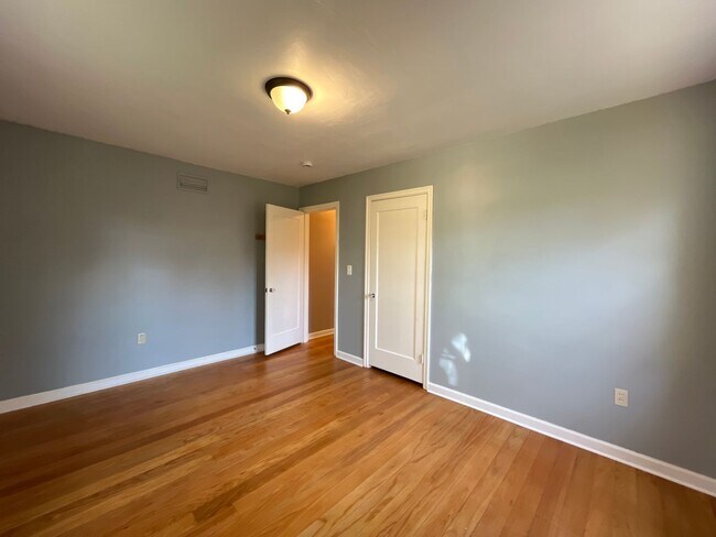 Building Photo - 4643 NE 38th Ave
