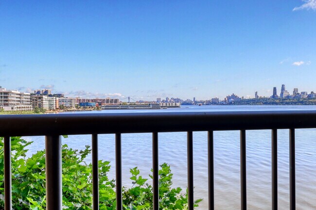 Building Photo - 8100 River Rd