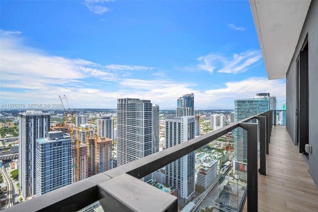 Building Photo - 398 NE 5th St