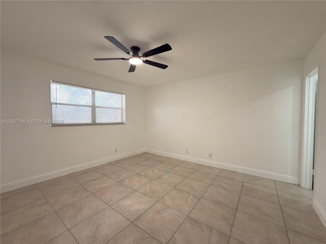 Building Photo - 7801 S Colony Cir
