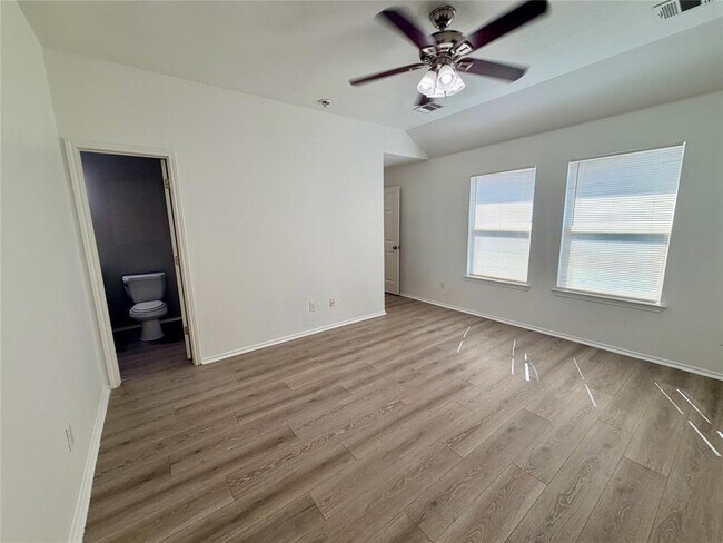 Building Photo - 1148 Shadow Creek Blvd
