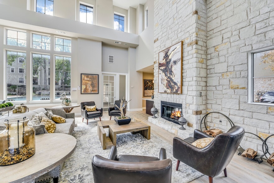 Building Photo - Acclaim at South Congress