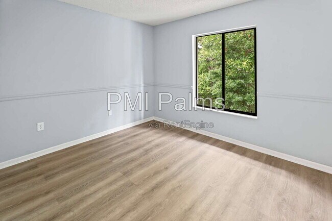 Building Photo - 1236 Pine Ridge Cir W