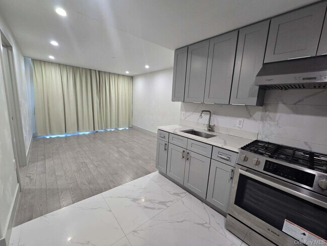 Building Photo - 41-62-62 Bowne St