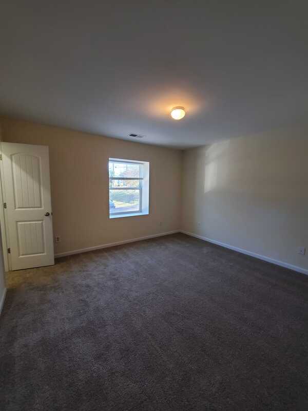 Building Photo - 1357 Sharon Rd W