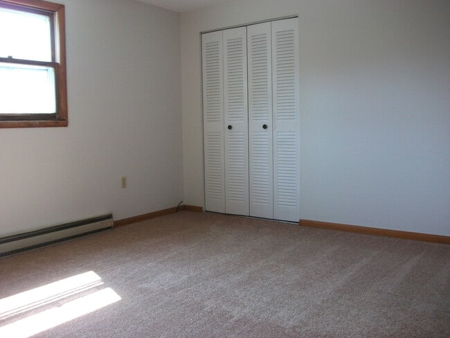 Building Photo - 628 Sunflower Dr