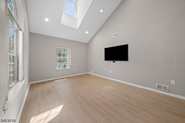 Building Photo - 43 Sapphire Ln