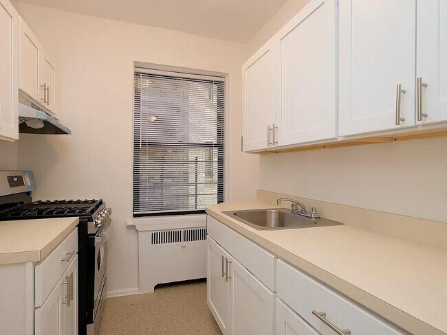 Building Photo - 1855 Grand Concourse