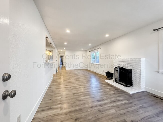 Building Photo - 2229 88th Ave