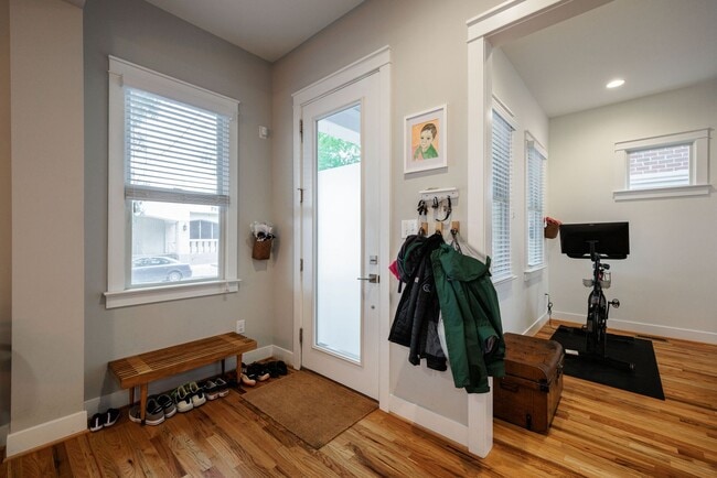 Building Photo - Amazing 3 Bedroom Home in Church Hill!! ***Available Early May 2026***