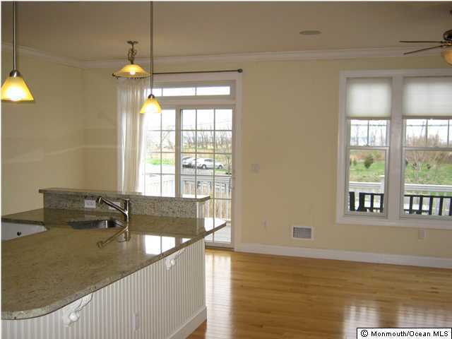 Building Photo - 606 Park Ave