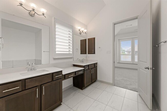 Building Photo - 1104 Spring Gulch Ln