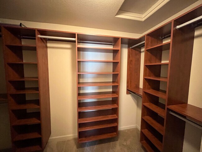 Building Photo - Top Floor 2 Bed 2 Bath Condo Hillsboro/Bea...