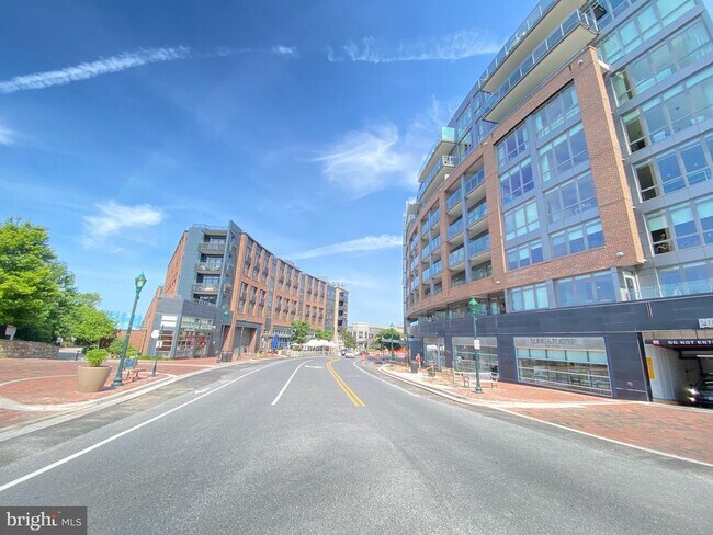 Building Photo - 7111 Woodmont Ave