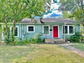 Building Photo - South Central Cottage in Austin