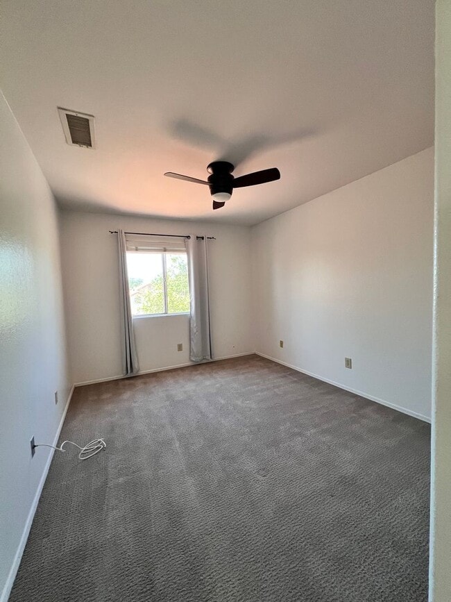 Building Photo - Ahwatukee Charmer!