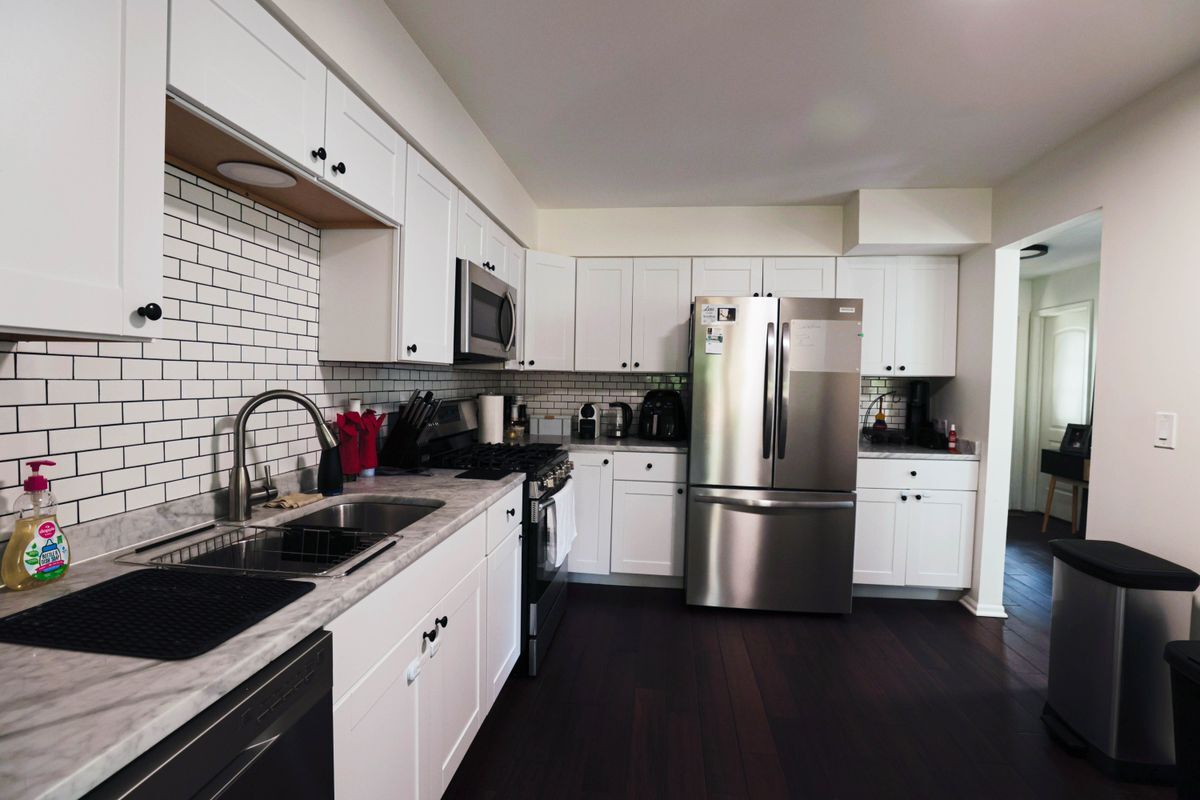 Building Photo - 1049 Talbots Ln